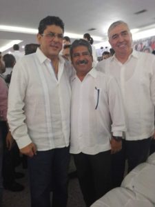 Respaldado por los principales lideres de las federaciones Veracruzanas, como lo es la CTM encabezada en el estado por Víctor García Trujeque y el Dueño de los Tiburones Rojos y diputado federal Fidel Kuri. 