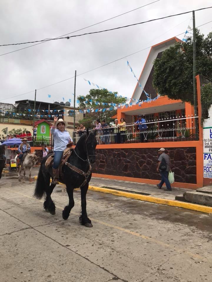 30226543_216453845793632_8507977270143483904_n