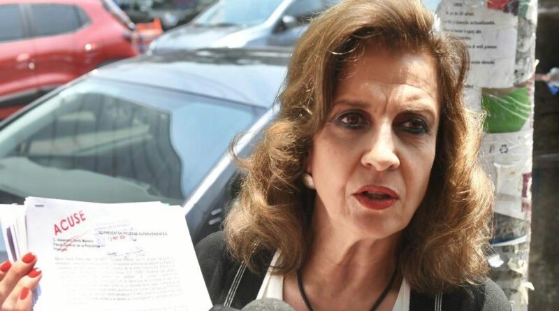 Presenta María Elena Pérez-Jaén ante la FGR pruebas supervenientes a la denuncia penal que ya había interpuesto en contra de Arturo Zaldívar