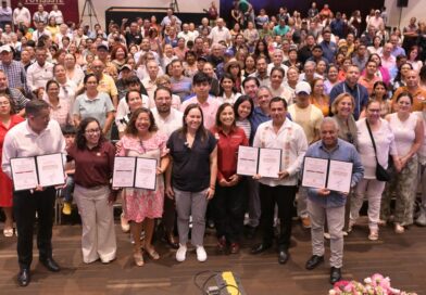 Reciben 648 familias veracruzanas constancias de finiquito de créditos FOVISSSTE